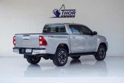 TOYOTA HILUX REVO Double Cab 2.4 MID Prerunner AT ปี 2021
