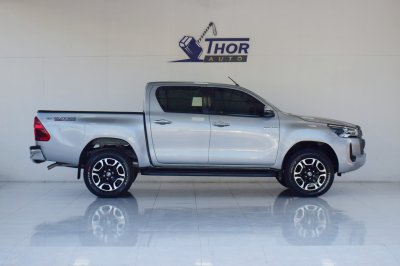TOYOTA HILUX REVO Double Cab 2.4 MID Prerunner AT ปี 2021