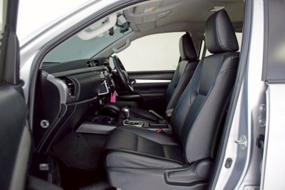 TOYOTA HILUX REVO 2.4MID Prerunner Doublecab ปี 2022