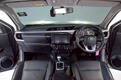 TOYOTA HILUX REVO 2.4MID Prerunner Doublecab ปี 2022