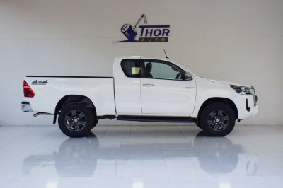 TOYOTA HILUX REVO SmartCab 2.4 MID 4WD MT ปี 2021