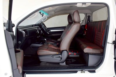 TOYOTA REVO 2.4G Smartcab Prerunner ปี 2017