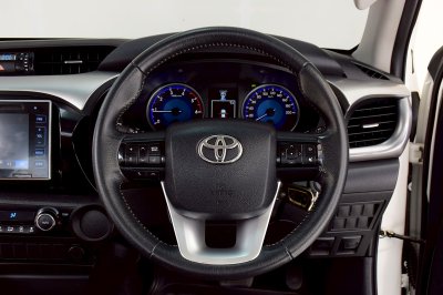 TOYOTA REVO 2.4G Smartcab Prerunner ปี 2017