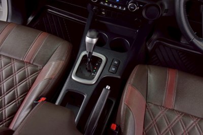 TOYOTA REVO 2.4G Smartcab Prerunner ปี 2017