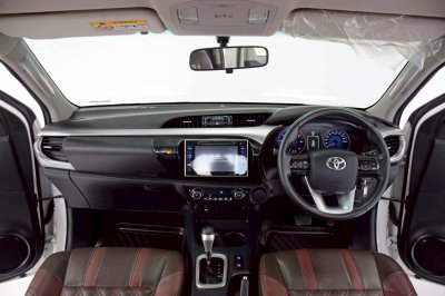 TOYOTA REVO 2.4G Smartcab Prerunner ปี 2017