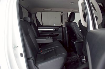 TOYOTA HILUX REVO 2.4 MID Prerunner Doublecab ปี 2021