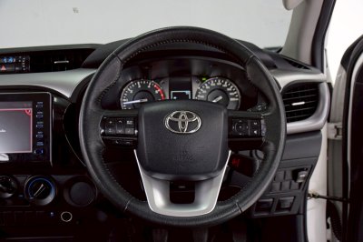 TOYOTA HILUX REVO 2.4 MID Prerunner Doublecab ปี 2021