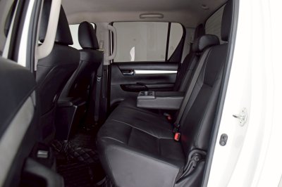 TOYOTA HILUX REVO 2.4 MID Prerunner Doublecab ปี 2021