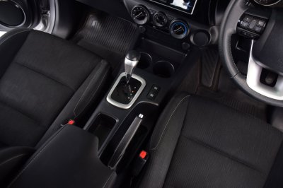 TOYOTA HILUX REVO Double Cab 2.4E Prerunner AT ปี 2018