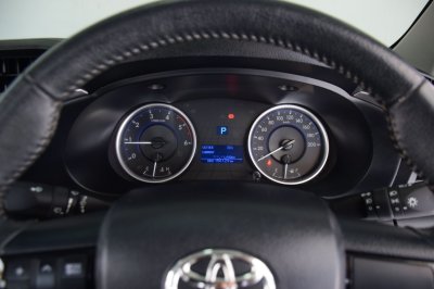 TOYOTA HILUX REVO Double Cab 2.4E Prerunner AT ปี 2018