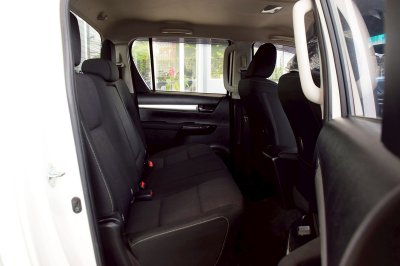 TOYOTA HILUX REVO 2.4E PLUS Prerunner Doublecab ปี 2018