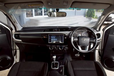 TOYOTA HILUX REVO 2.4E PLUS Prerunner Doublecab ปี 2018