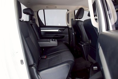 TOYOTA HILUX REVO Double Cab 2.4 MID Prerunner AT ปี 2025