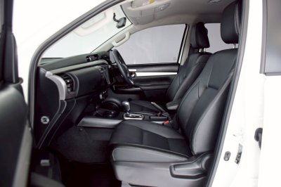 TOYOTA HILUX REVO Double Cab 2.4 MID Prerunner AT ปี 2025