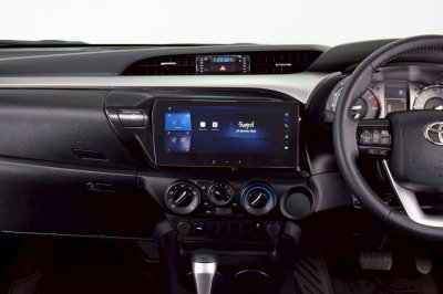 TOYOTA HILUX REVO Double Cab 2.4 MID Prerunner AT ปี 2025