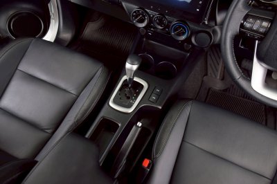 TOYOTA HILUX REVO Double Cab 2.4 MID Prerunner AT ปี 2025