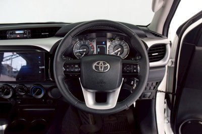 TOYOTA HILUX REVO Double Cab 2.4 MID Prerunner AT ปี 2025