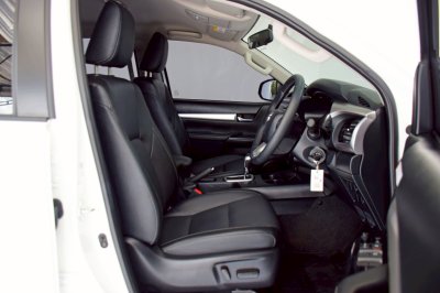 TOYOTA HILUX REVO Double Cab 2.4 MID Prerunner AT ปี 2025