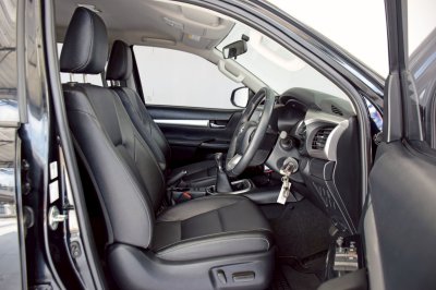 TOYOTA HILUX REVO 2.4 MID Prerunner Doublecab ปี 2022