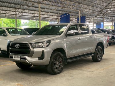 TOYOTA HILUX REVO Double Cab 2.4 Entry Prerunner AT ปี 2021