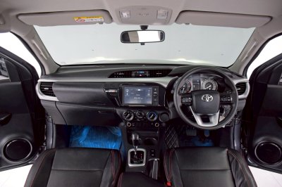 TOYOTA HILUX REVO 2.4 Entry Prerunner Doublecab ปี 2023