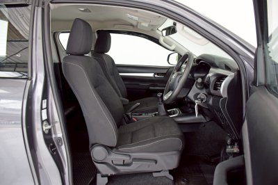 TOYOTA HILUX REVO 2.4 Entry Prerunner Smartcab ปี 2022