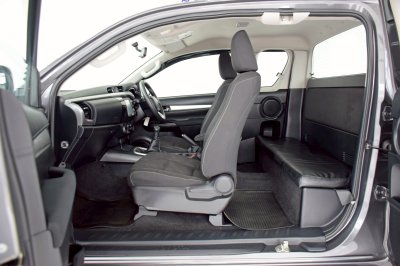 TOYOTA HILUX REVO 2.4 Entry Prerunner Smartcab ปี 2022