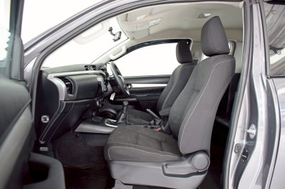 TOYOTA HILUX REVO 2.4 Entry Prerunner Smartcab ปี 2022