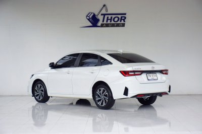 TOYOTA YARIS ATIV 1.2 Premium Luxury AT ปี 2025