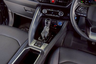 TOYOTA YARIS CROSS 1.5 HEV Premium Luxury AT ปี 2023