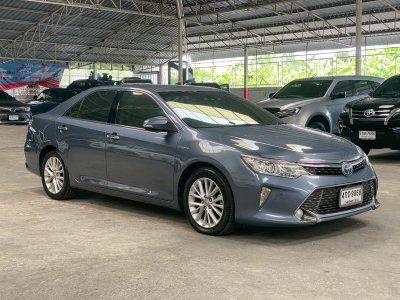 Toyota Camry 2.5 Hybrid Premium2015