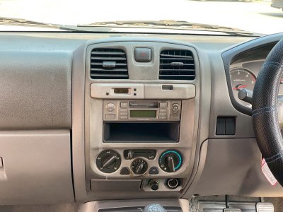 lsuzu D'Max  CAB4 3.0 SLX  ปี 2003