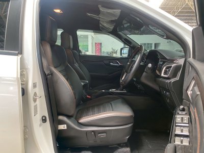 lsuzu D'Max 3.0M Vcross Hi-Lander 2023