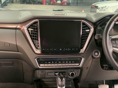 lsuzu D'Max 3.0M Vcross Hi-Lander 2023