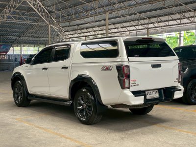 lsuzu D'Max 3.0M Vcross Hi-Lander 2023