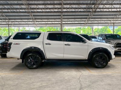 lsuzu D'Max 3.0M Vcross Hi-Lander 2023