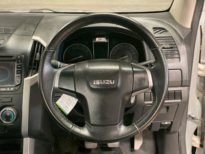4Isuzu D-Max 2.5Z Hl-Lander Spacecab ปี 2014