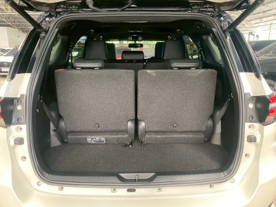 TOYOTA FORTUNER  2.4 Legender ปี 2023