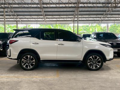 TOYOTA FORTUNER 2.4 Legender  ปี 2021จด22