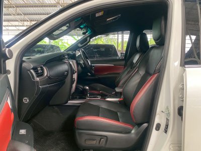 TOYOTA FORTUNER  2.4 Legender ปี 2023