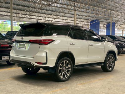 TOYOTA FORTUNER  2.4 Legender ปี 2023