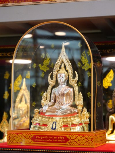 พระพุทธชินราช รุ่น ทวีสุข ปี68 ขนาดหน้าตัก 3.9 นิ้ว เเบบ 3 กษัตริย์