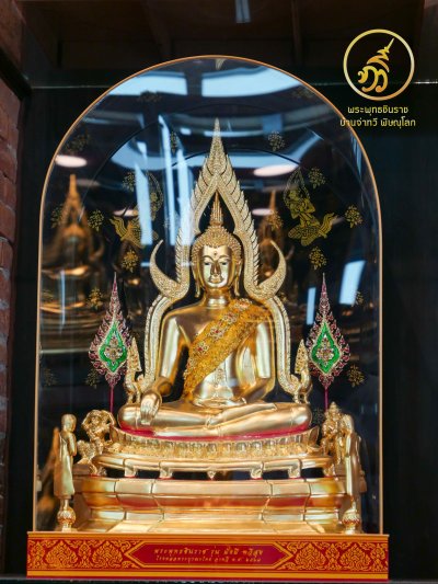 ตู้ครอบ รุ่น มั่งมี ทวีสุข สำหรับพระ หน้าตัก 9 นิ้ว