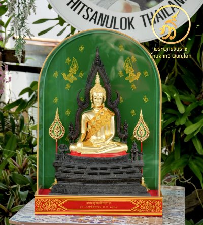 ตู้ครอบ รุ่น เศรษฐีทวีศิลป์ สำหรับพระ หน้าตัก 5.9 นิ้ว (ฉากหลังสีเขียว)