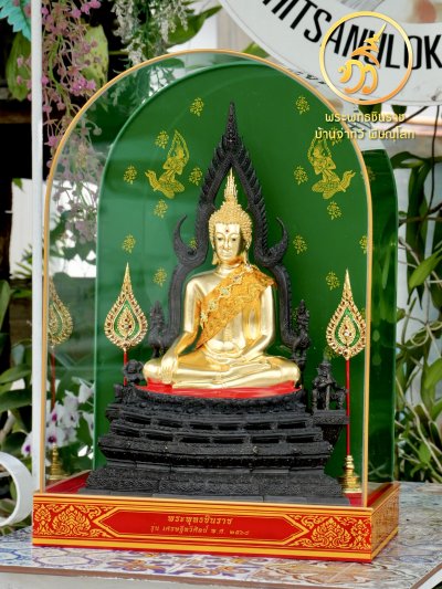ตู้ครอบ รุ่น เศรษฐีทวีศิลป์ สำหรับพระ หน้าตัก 5.9 นิ้ว (ฉากหลังสีเขียว)