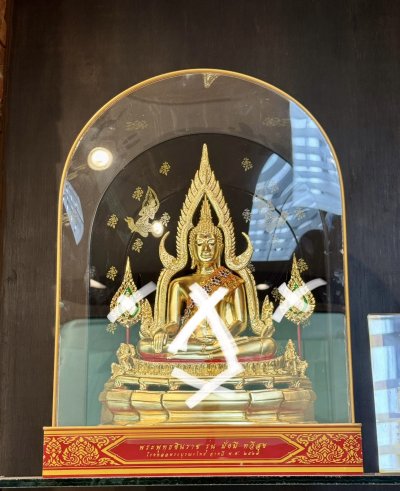 ตู้ครอบ รุ่น มั่งมี ทวีสุข สำหรับพระ หน้าตัก 5.9 นิ้ว