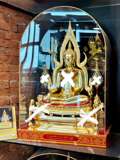 ตู้ครอบ รุ่น มั่งมี ทวีสุข สำหรับพระ หน้าตัก 9 นิ้ว