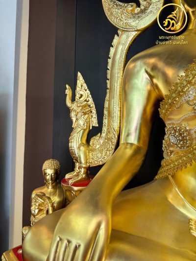 พระพุทธชินราช พระประธาน ขนาดหน้าตัก 29 นิ้ว