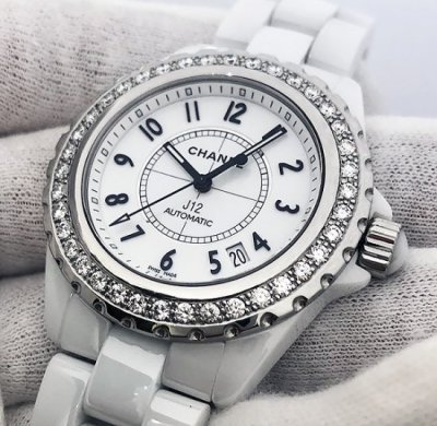 กรอบเพชร CHANEL J12 38mm เพชรขนาดกลาง