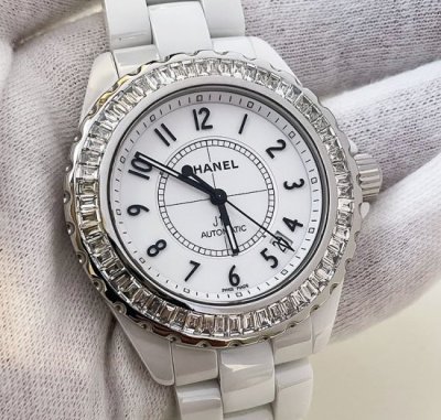 กรอบเพชร CHANEL J12 38mm Baguette Diamonds